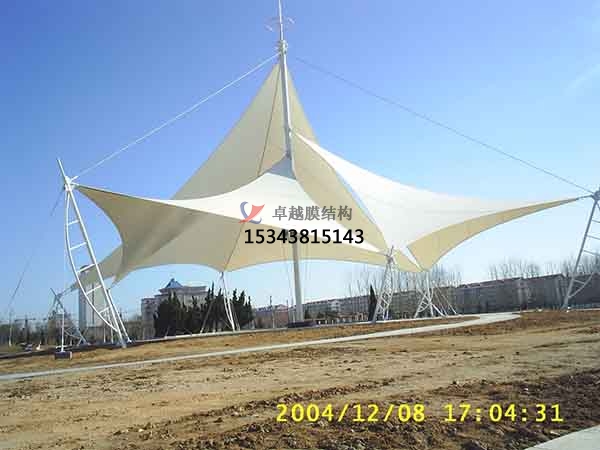 防城港景觀<font color='red'>張拉膜結(jié)構(gòu)</font>遮陽棚【生產(chǎn)廠家】
