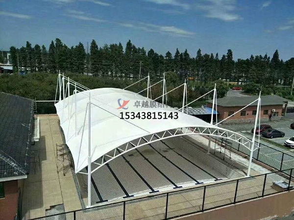 玉門<font color='red'>膜結(jié)構(gòu)停車棚</font>【設(shè)計生產(chǎn)安裝】