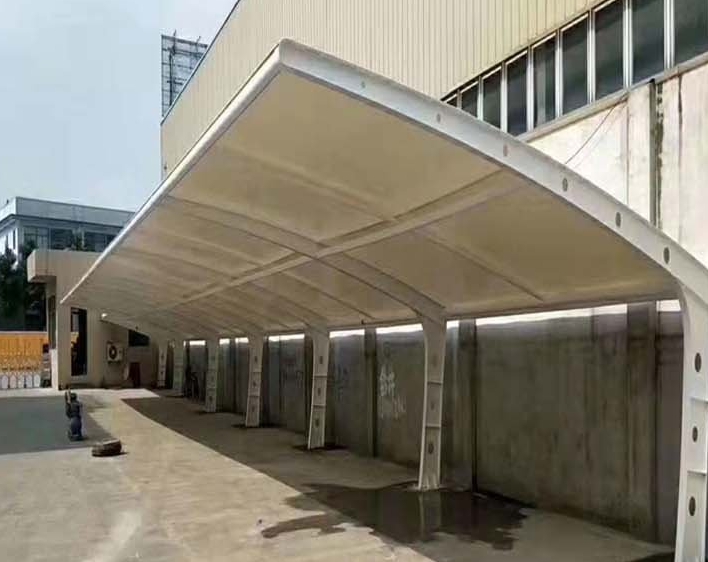 膜結(jié)構(gòu)雨棚有哪些優(yōu)勢？以下進(jìn)行了詳細(xì)的盤點(diǎn)