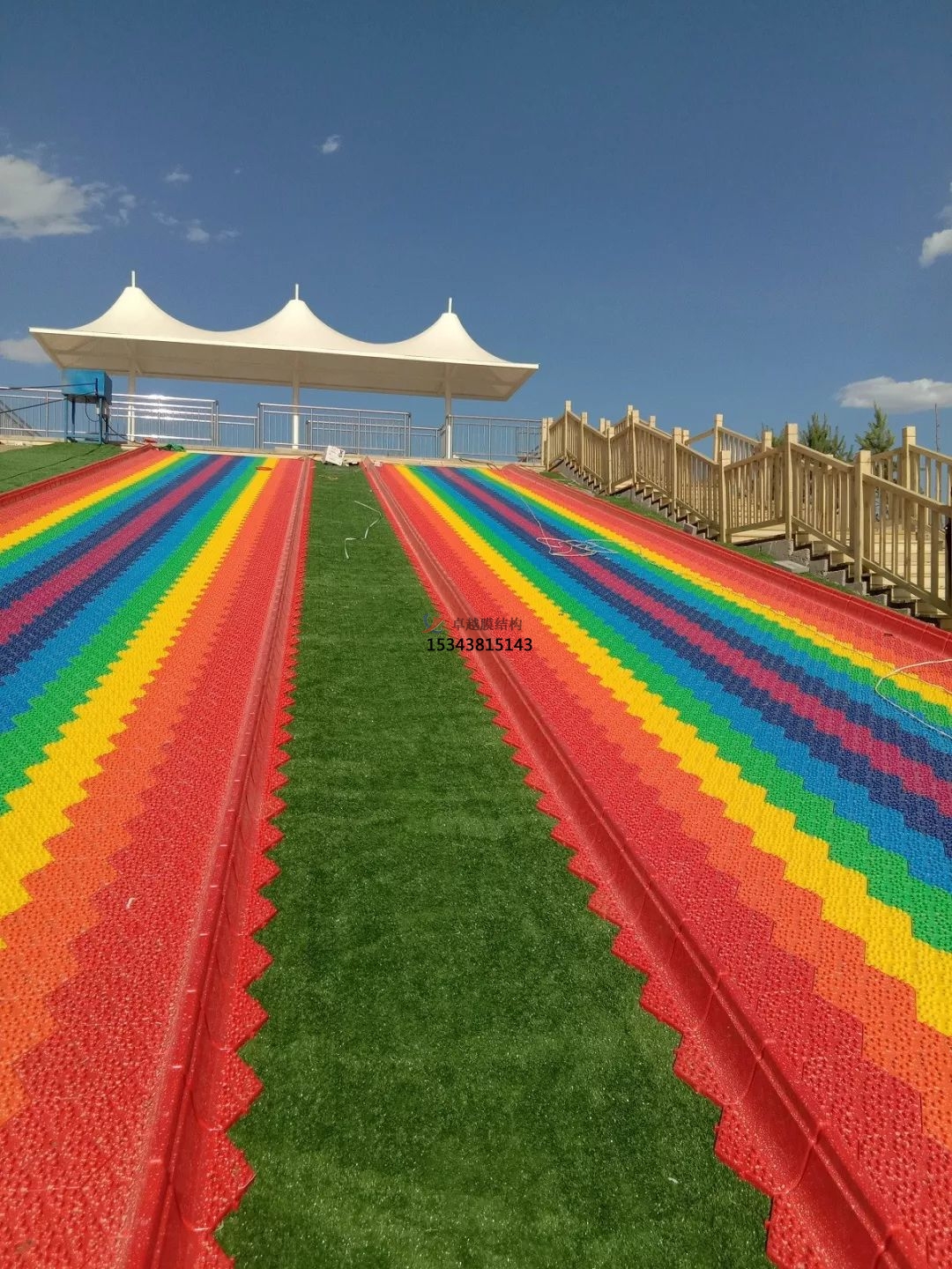 臨汾滑世界橘紅色<font color='red'>張拉膜結(jié)構(gòu)</font>生產(chǎn)