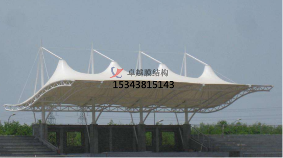 體育場看臺如何使用膜結(jié)構(gòu)設(shè)計？