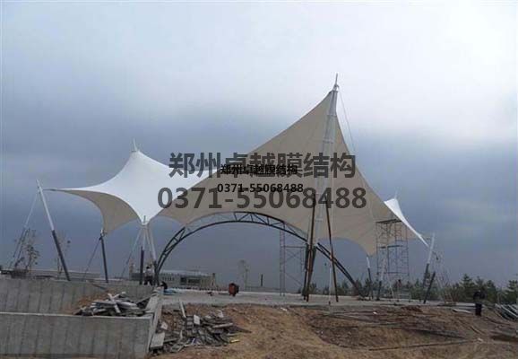 西安張拉膜遮陽棚生產(chǎn)廠家設(shè)計(jì)施工【西安外國語大學(xué)張拉膜遮陽棚】等項(xiàng)目